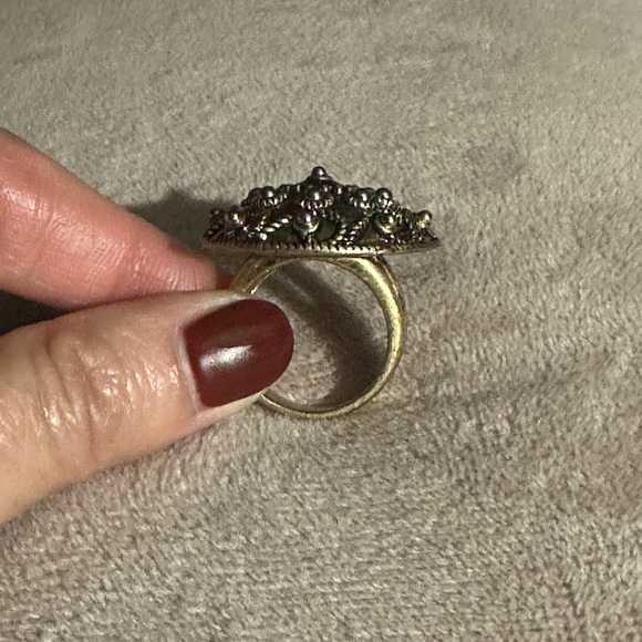 2 Goldtone Costume Rings - Indian inspired and Turquoise detailed sizes 6 & 8 - Picture 6 of 8